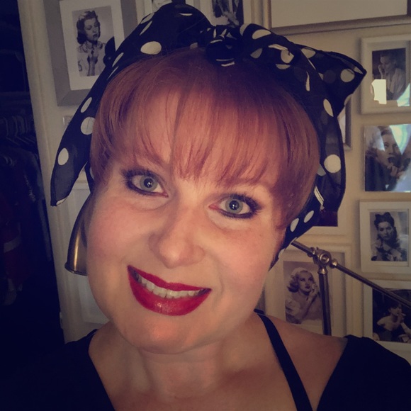 Meet your Posher...Stefanie - Picture 1 of 1